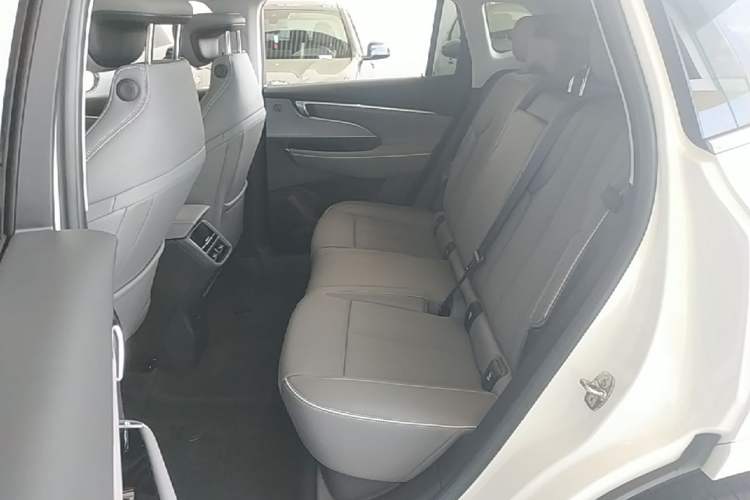 Used Buick E5 2025 Model 620KM Prestige Edition Left Rear Seat