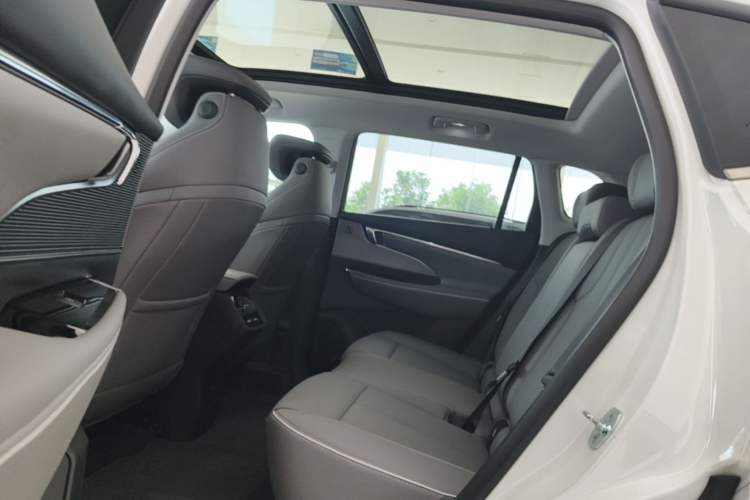 Used Buick E5 2025 Model 620KM Prestige Edition Left Rear Seat