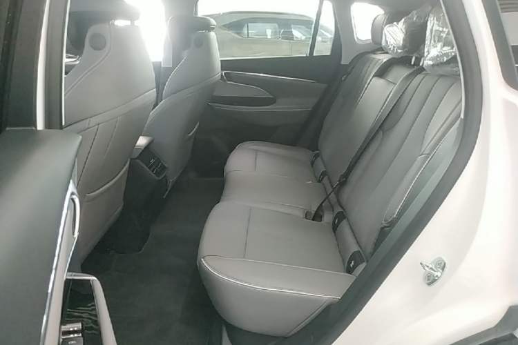 Used Buick E5 2025 Model 620KM Prestige Edition Left Rear Seat