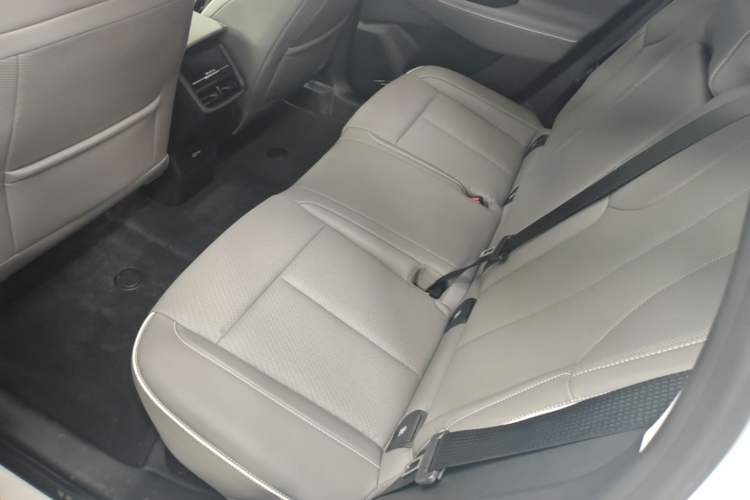 Used Buick E5 2025 Model 620KM Prestige Edition Left Rear Seat