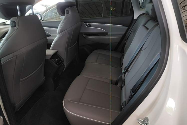 Used Buick E5 2025 Model 620KM Prestige Edition Left Rear Seat