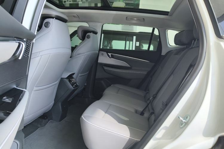 Used Buick E5 2025 Model 620KM Prestige Edition Left Rear Seat
