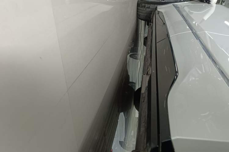 Used Buick E5 2025 Model 620KM Prestige Edition Left Side Sill
