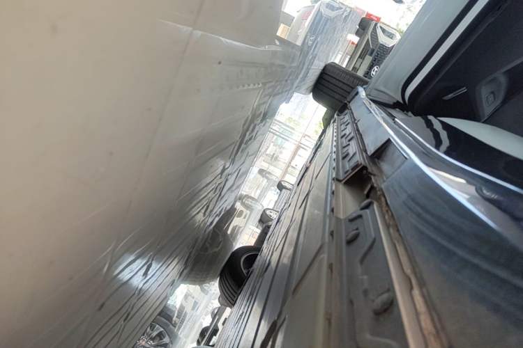 Used Buick E5 2025 Model 620KM Prestige Edition Left Side Sill