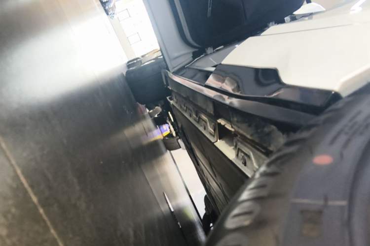 Used Buick E5 2025 Model 620KM Prestige Edition Left Side Sill