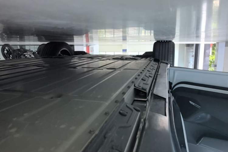 Used Buick E5 2025 Model 620KM Prestige Edition Left Side Sill