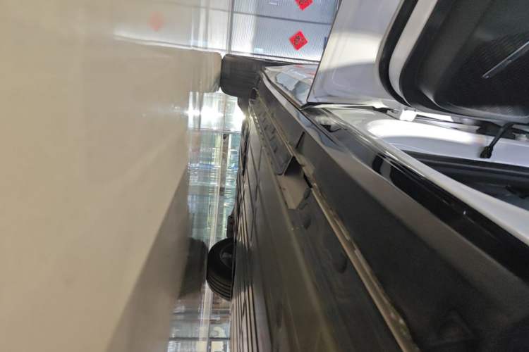 Used Buick E5 2025 Model 620KM Prestige Edition Left Side Sill
