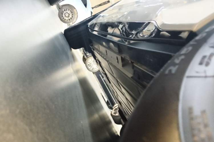 Used Buick E5 2025 Model 620KM Prestige Edition Left Side Sill