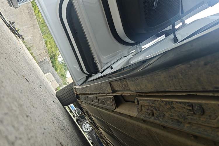 Used Buick E5 2025 Model 620KM Prestige Edition Left Side Sill
