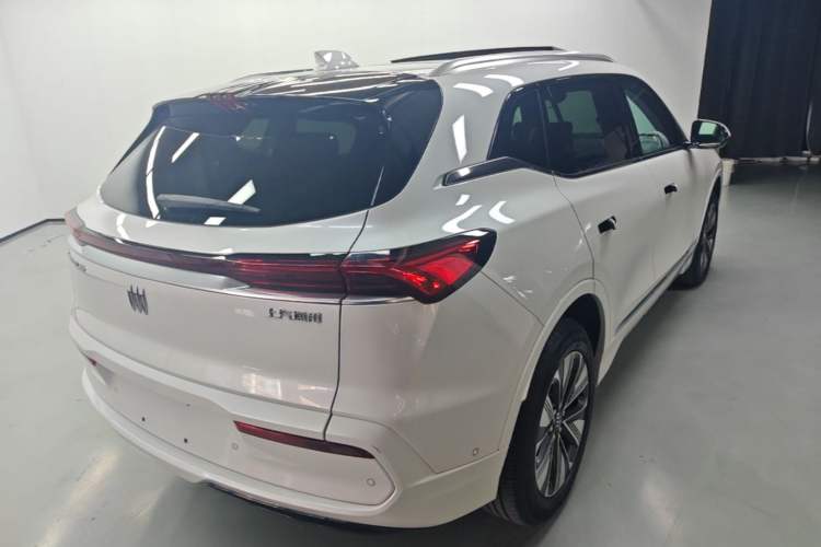 Used Buick E5 2025 Model 620KM Prestige Edition Rear Right 45 Deg