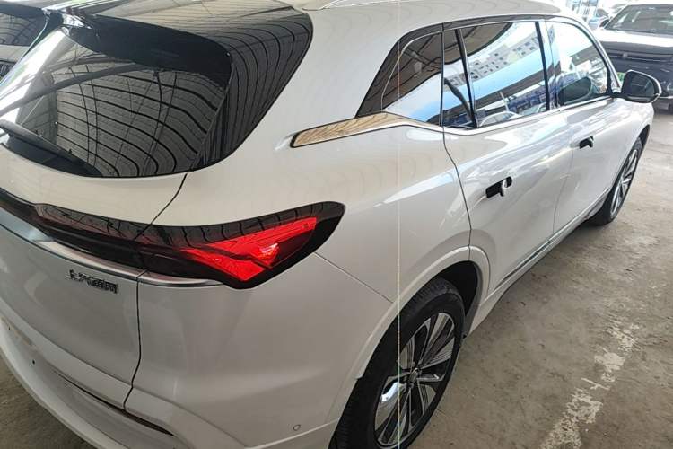 Used Buick E5 2025 Model 620KM Prestige Edition Rear Right 45 Deg