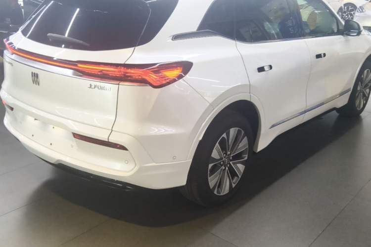 Used Buick E5 2025 Model 620KM Prestige Edition Rear Right 45 Deg