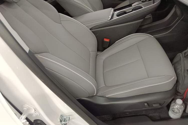 Used Buick E5 2025 Model 620KM Prestige Edition Right Front Seat