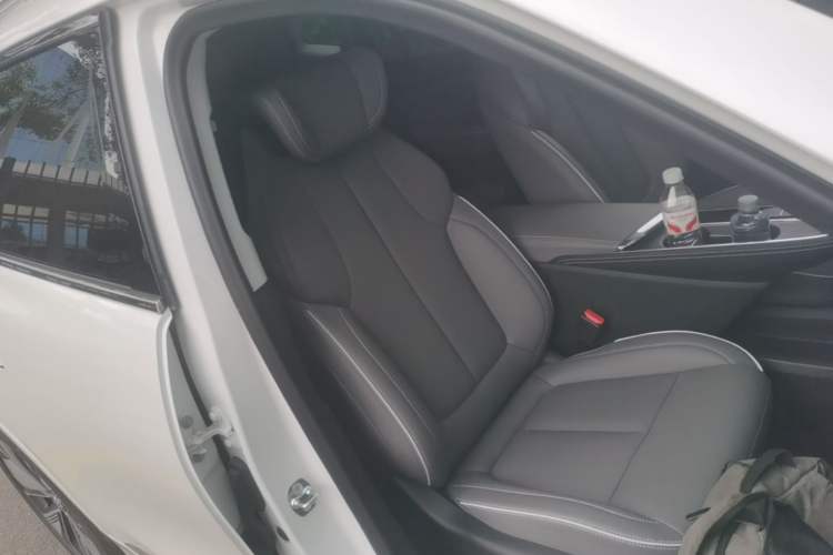 Used Buick E5 2025 Model 620KM Prestige Edition Right Front Seat