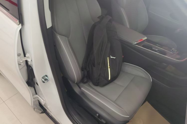 Used Buick E5 2025 Model 620KM Prestige Edition Right Front Seat