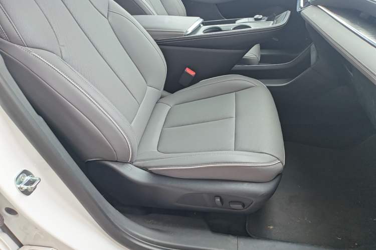 Used Buick E5 2025 Model 620KM Prestige Edition Right Front Seat