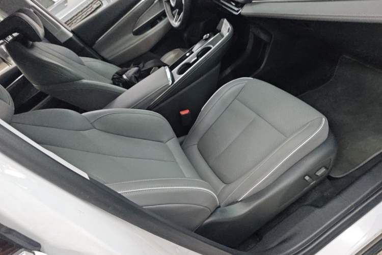 Used Buick E5 2025 Model 620KM Prestige Edition Right Front Seat