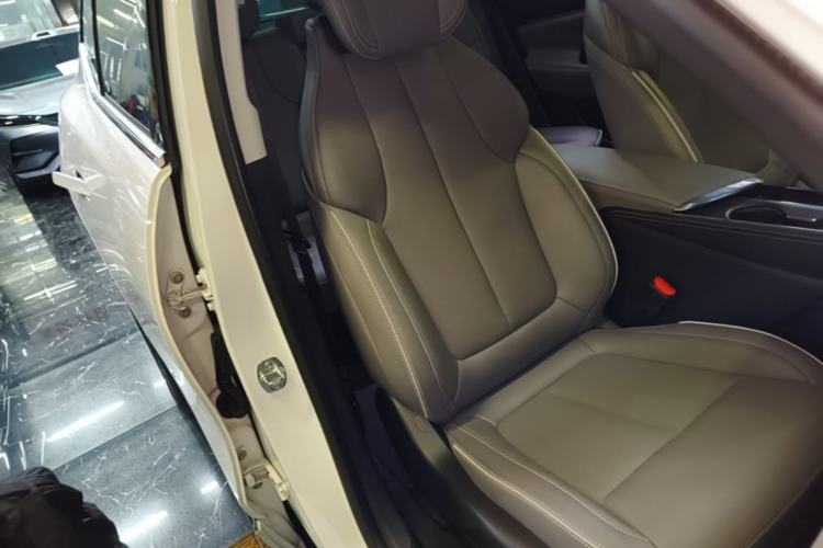 Used Buick E5 2025 Model 620KM Prestige Edition Right Front Seat