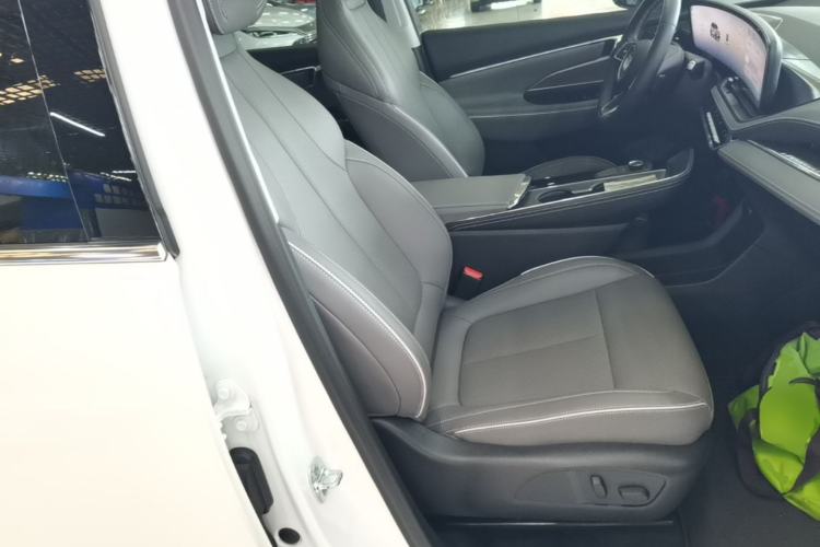 Used Buick E5 2025 Model 620KM Prestige Edition Right Front Seat