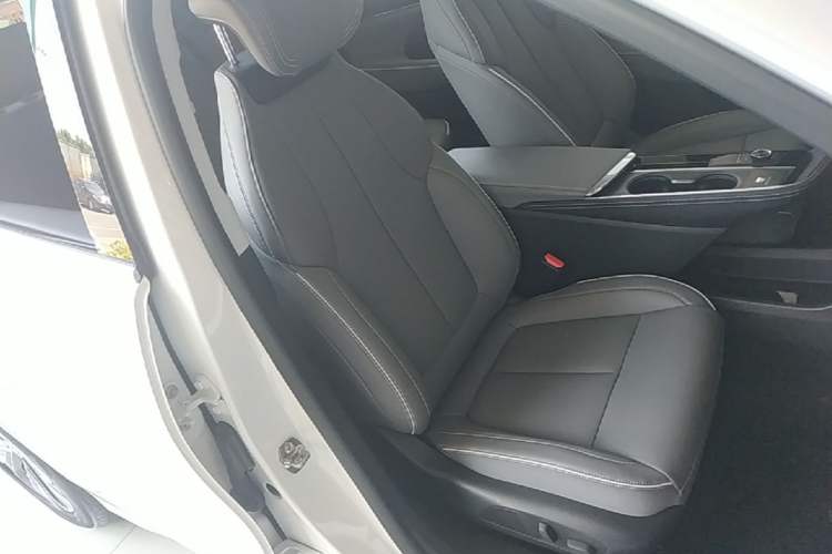 Used Buick E5 2025 Model 620KM Prestige Edition Right Front Seat