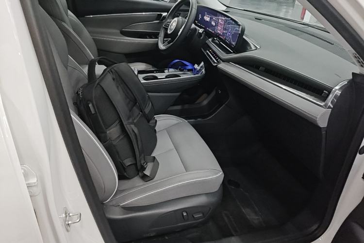 Used Buick E5 2025 Model 620KM Prestige Edition Right Front Seat