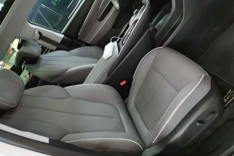 Used Buick E5 2025 Model 620KM Prestige Edition Right Front Seat