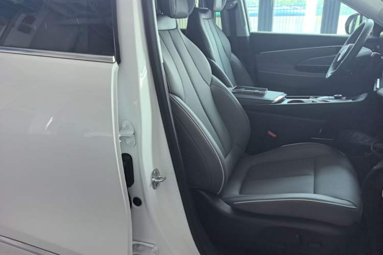 Used Buick E5 2025 Model 620KM Prestige Edition Right Front Seat