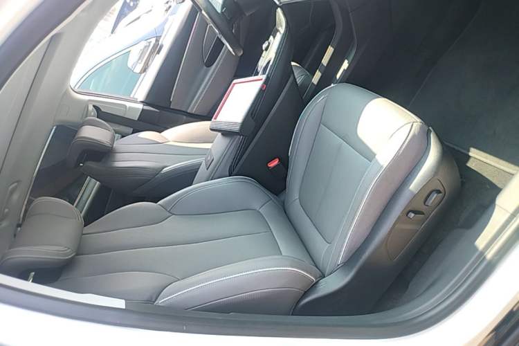 Used Buick E5 2025 Model 620KM Prestige Edition Right Front Seat
