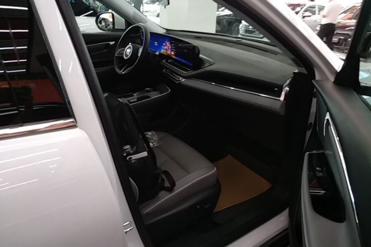 Used Buick E5 2025 Model 620KM Prestige Edition Right Front Seat