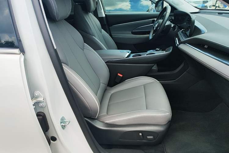 Used Buick E5 2025 Model 620KM Prestige Edition Right Front Seat