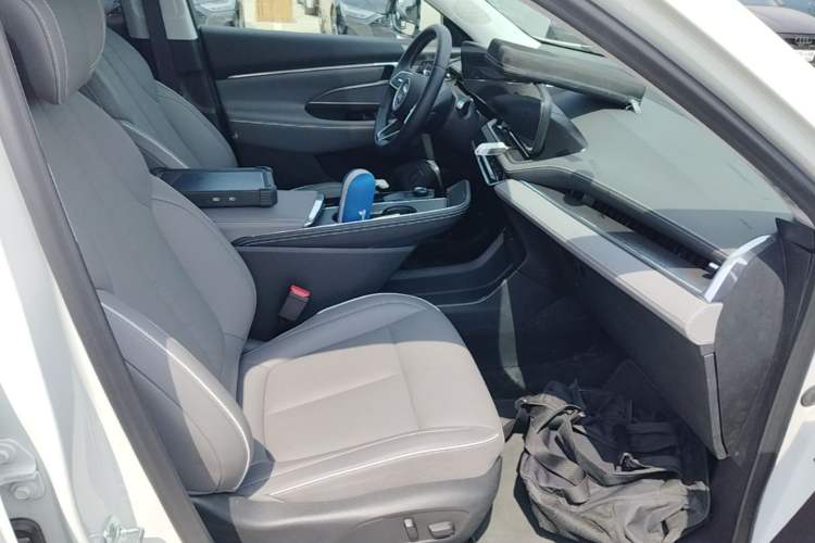 Used Buick E5 2025 Model 620KM Prestige Edition Right Front Seat