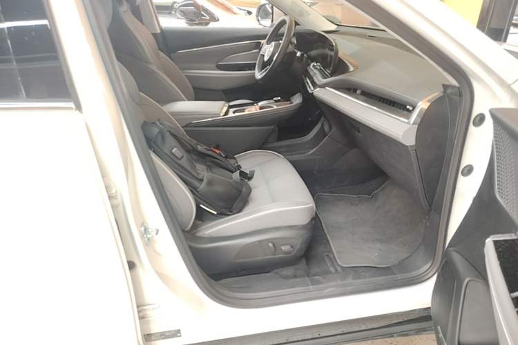 Used Buick E5 2025 Model 620KM Prestige Edition Right Front Seat