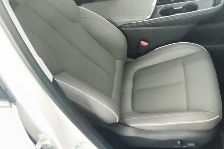 Used Buick E5 2025 Model 620KM Prestige Edition Right Front Seat