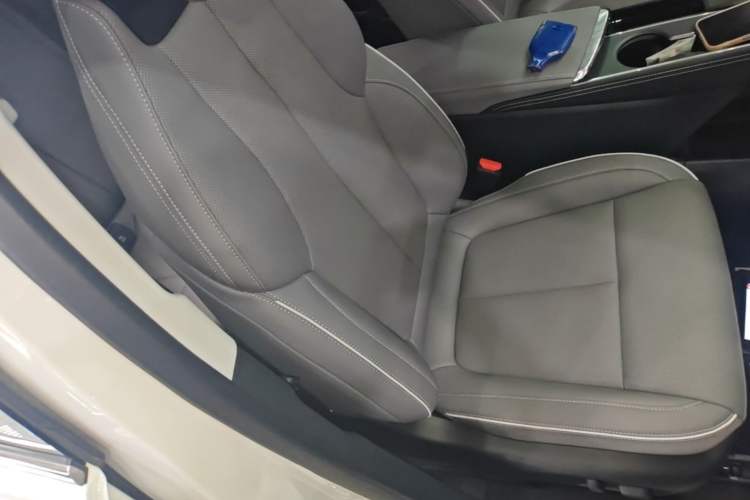 Used Buick E5 2025 Model 620KM Prestige Edition Right Front Seat