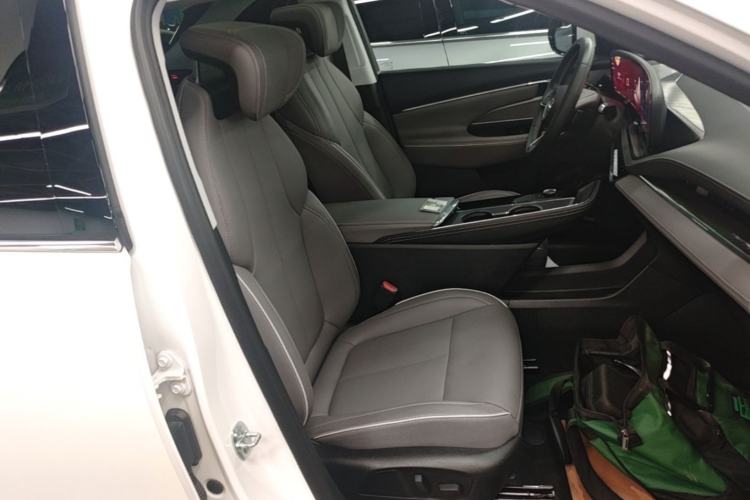 Used Buick E5 2025 Model 620KM Prestige Edition Right Front Seat