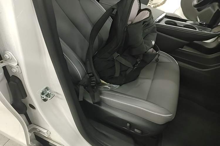 Used Buick E5 2025 Model 620KM Prestige Edition Right Front Seat