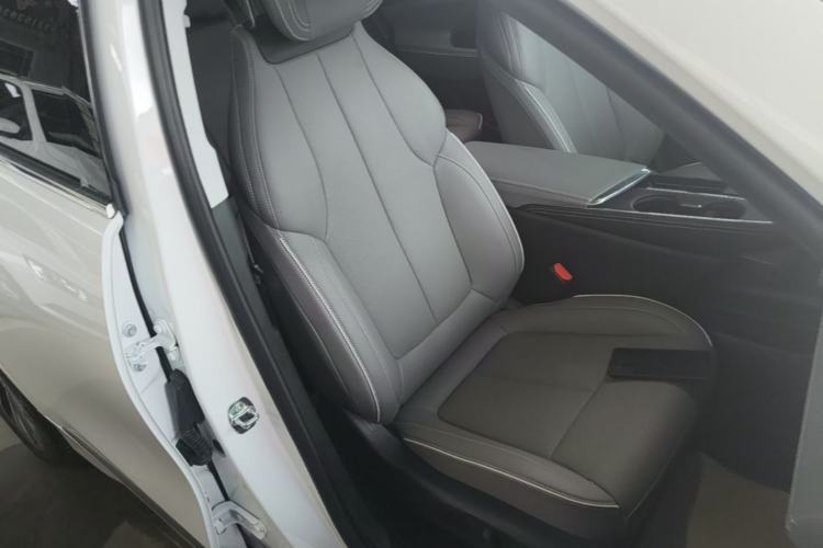 Used Buick E5 2025 Model 620KM Prestige Edition Right Front Seat