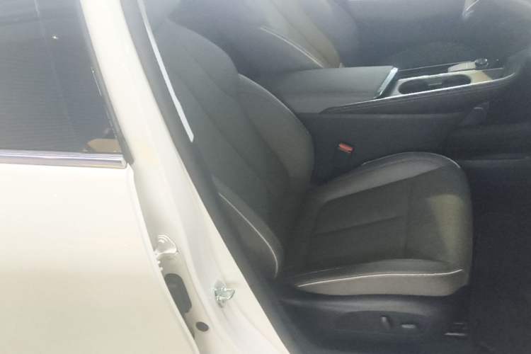 Used Buick E5 2025 Model 620KM Prestige Edition Right Front Seat