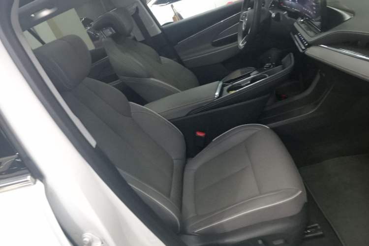 Used Buick E5 2025 Model 620KM Prestige Edition Right Front Seat