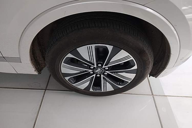 Used Buick E5 2025 Model 620KM Prestige Edition Right Front Wheel Hub