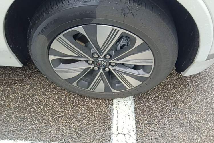 Used Buick E5 2025 Model 620KM Prestige Edition Right Front Wheel Hub