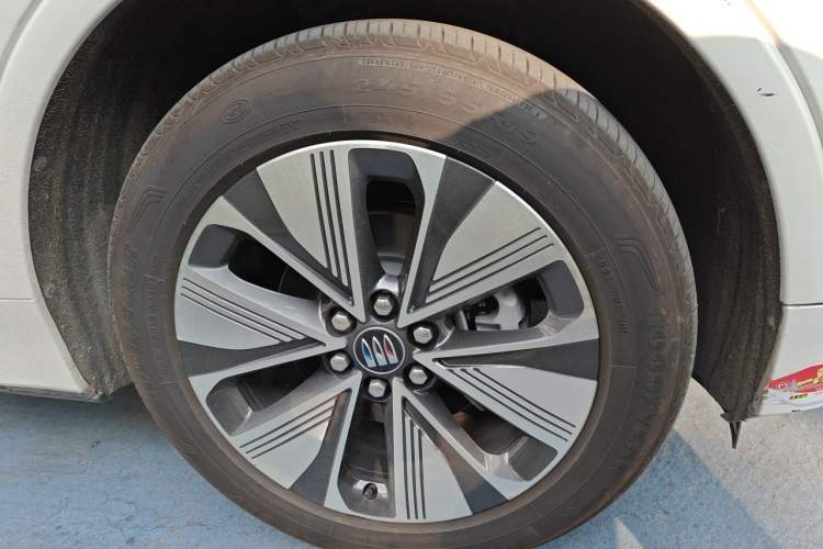 Used Buick E5 2025 Model 545KM Smart Enjoyment Edition Right Front Wheel Hub