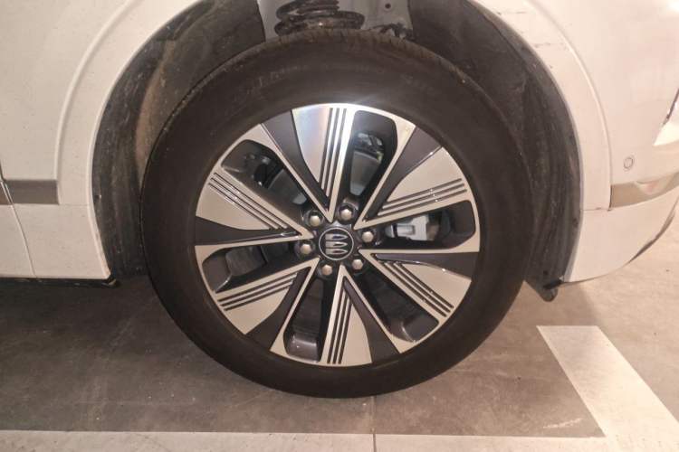 Used Buick E5 2025 Model 545KM Smart Enjoyment Edition Right Front Wheel Hub