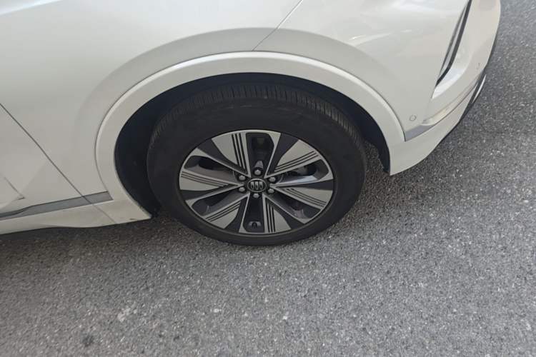 Used Buick E5 2025 Model 620KM Prestige Edition Right Front Wheel Hub