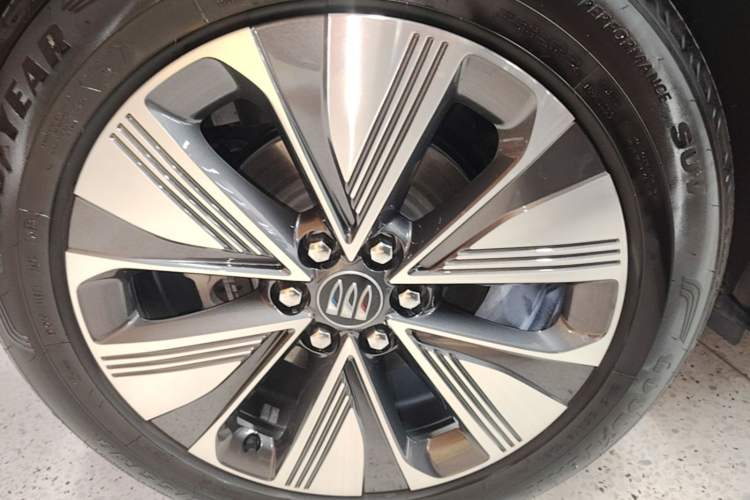 Used Buick E5 2025 Model 620KM Prestige Edition Right Rear Wheel Hub