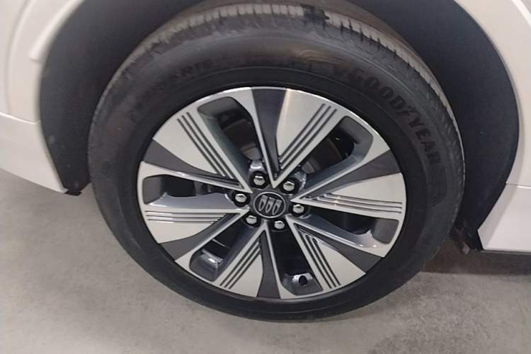Used Buick E5 2025 Model 620KM Prestige Edition Right Rear Wheel Hub