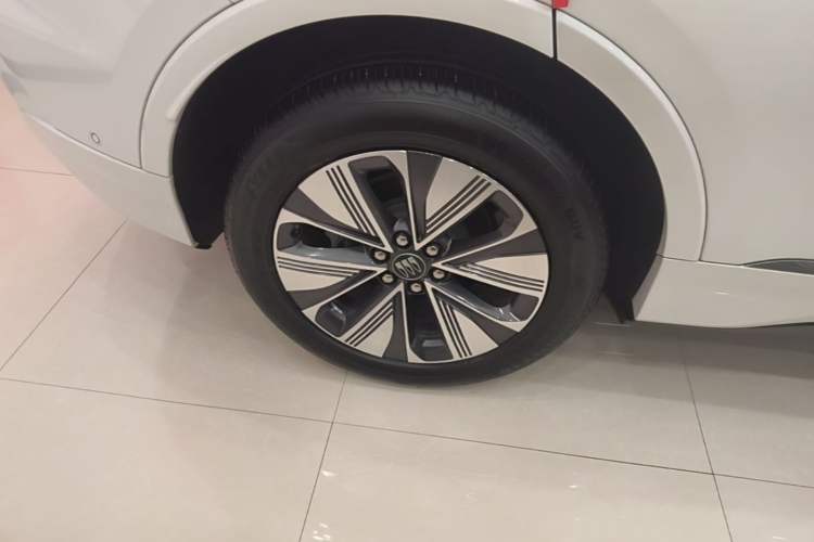 Used Buick E5 2025 Model 620KM Prestige Edition Right Rear Wheel Hub