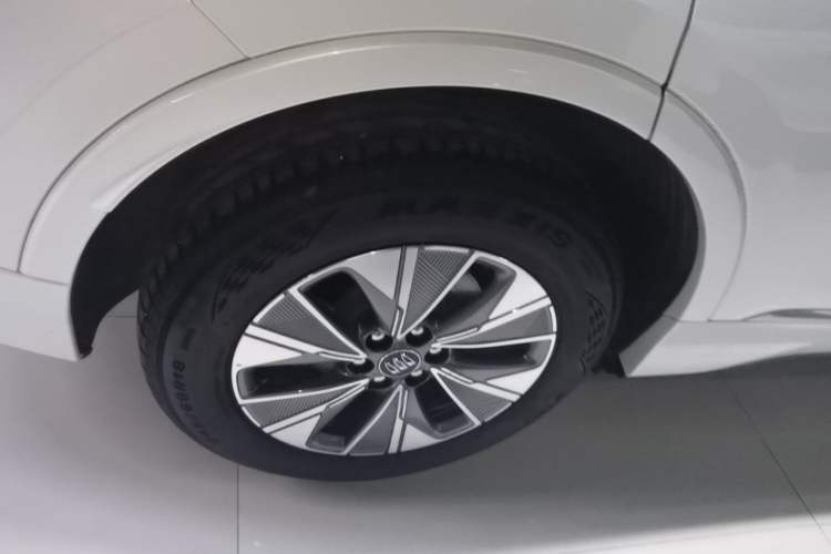 Used Buick E5 2025 Model 515KM First-Adoption Edition Right Rear Wheel Hub