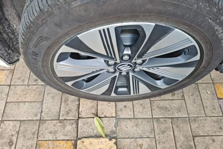 Used Buick E5 2025 Model 620KM Prestige Edition Right Rear Wheel Hub