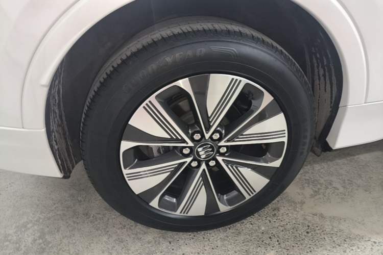 Used Buick E5 2025 Model 620KM Prestige Edition Right Rear Wheel Hub